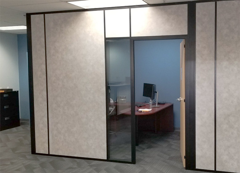 Corporate Solid Wall Panel Offices with Glass Sidelight