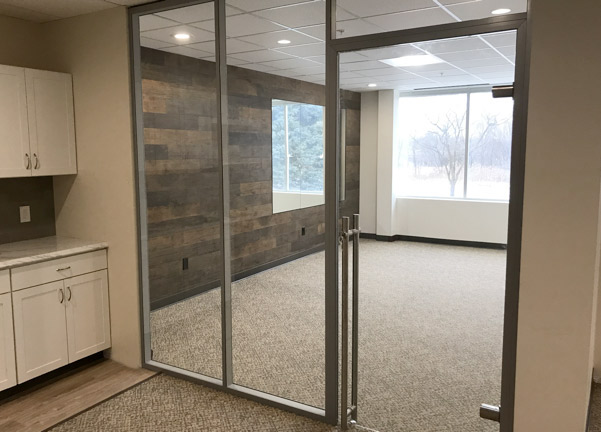 Flex glass office with locking barpull