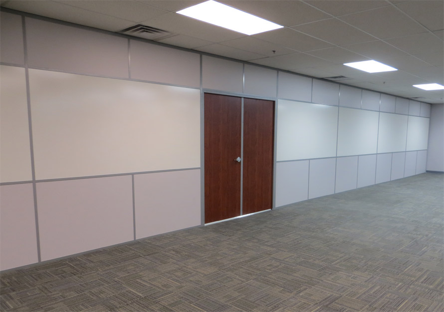 Integrated whiteboard wall with wood double doors - Flex Series