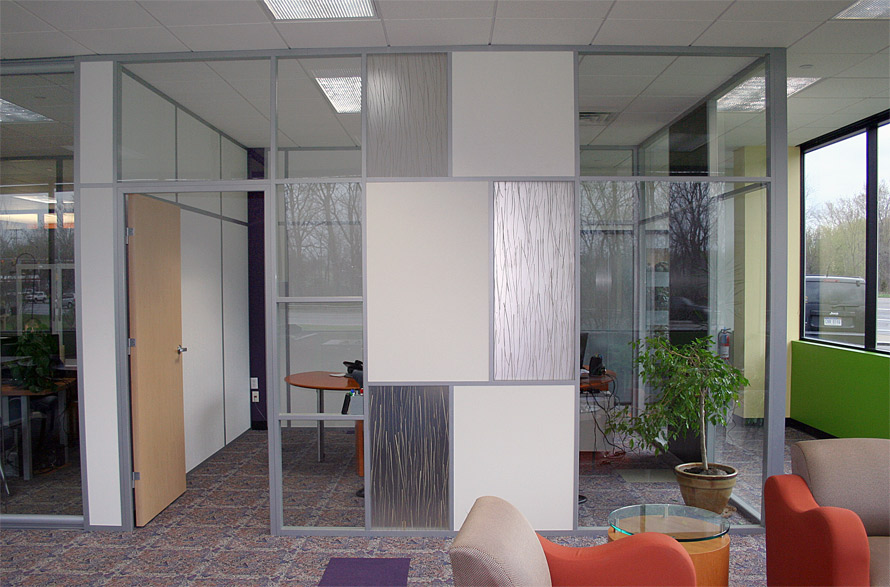 Multi-panel solid and glass Flex series office front