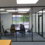 Black aluminum and glass conference room - Flex series