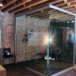 View series frameless glass corner