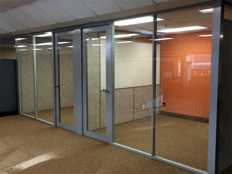 Glass office wall system with integrated whiteboard sidewall #0623